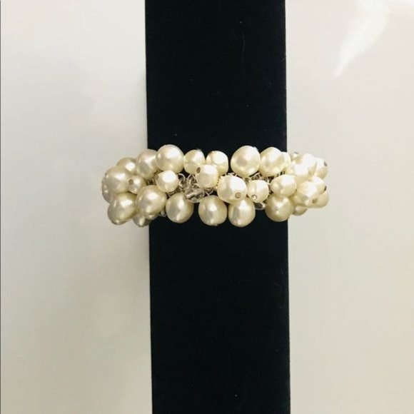 VTG Pearl & Rhinestone Signed Bracelet Vintage On Trend - Picture 7 of 8